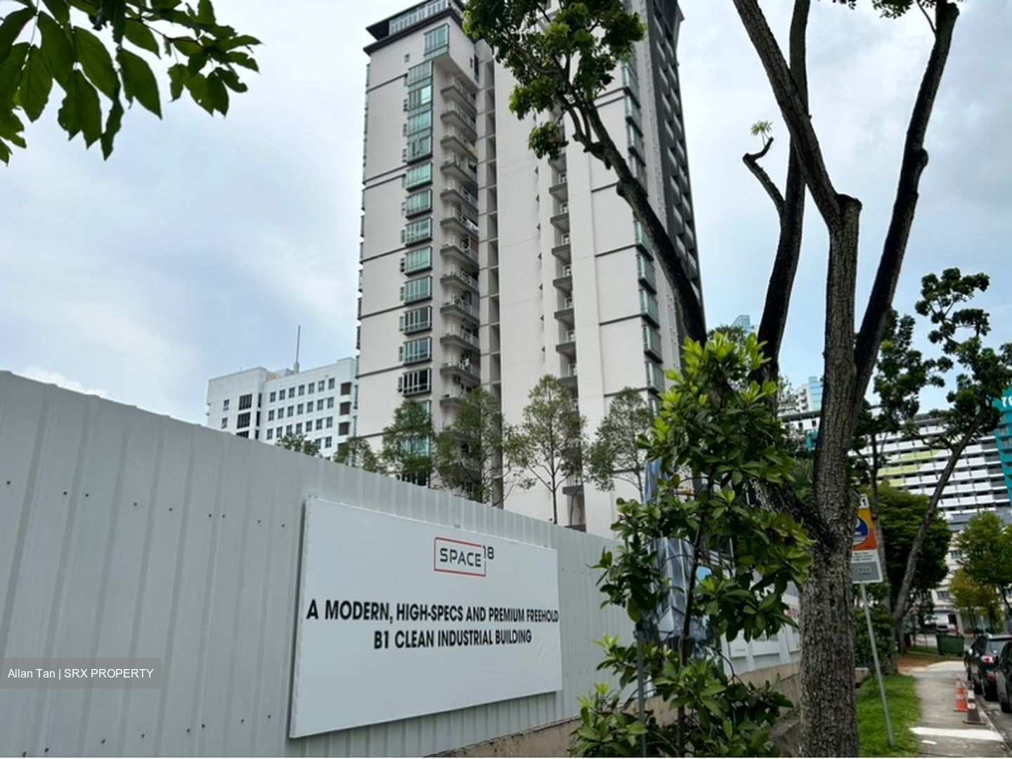 Space 18 (D12), Warehouse #504445371